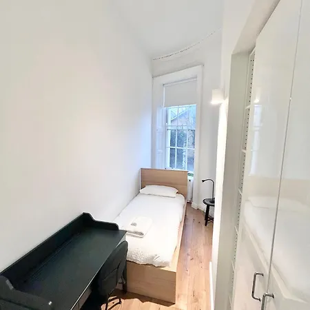 2 Bed In Centre * Dublin
